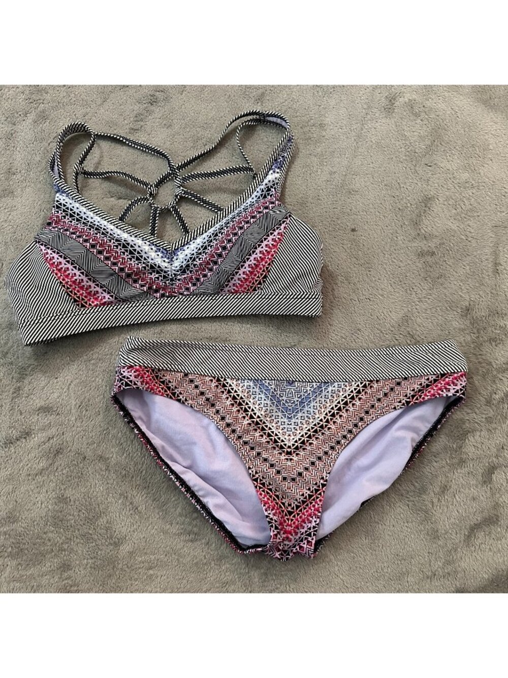 Prana Two Piece Bikini Swimsuit Medium Top Large Bottoms Purple Geometric